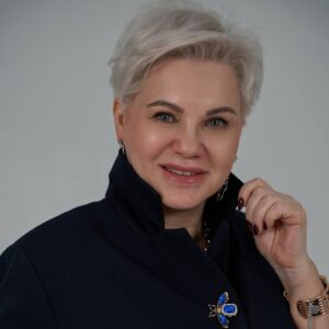 Костюмы